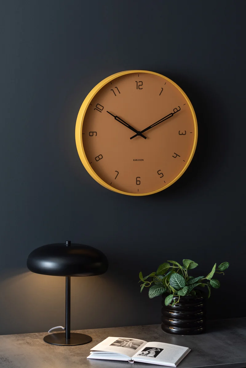 Karlsson Stark KA5950YE Wanduhr Honiggelb • Sweep-Uhrwerk • Design von Boxtel & Buijs
