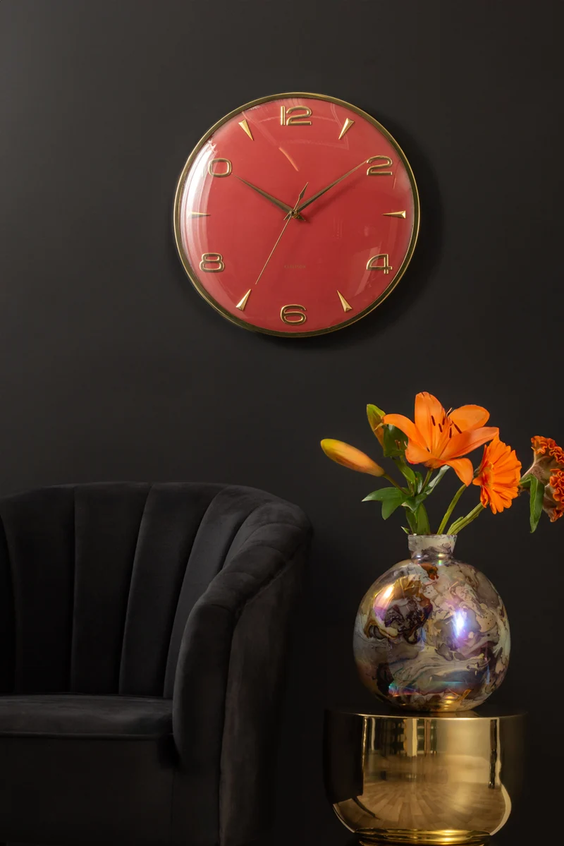 Karlsson Sienna Glow KA6017RD Wanduhr Rot • Skandinavisches Design • Goldene Zeiger und Indizes
