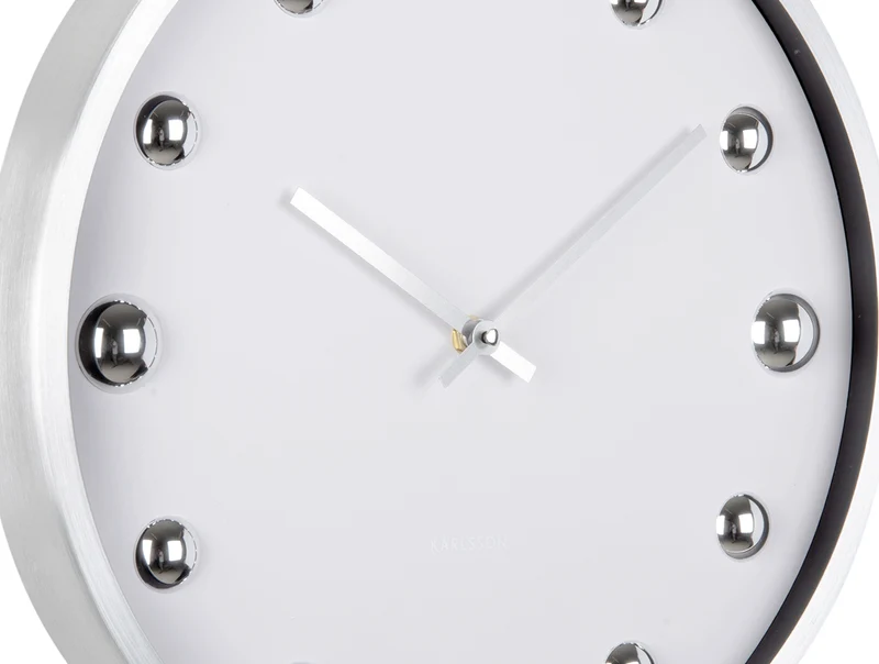 Karlsson Shiny Dots KA5971WH Wanduhr Weiß • Glänzender Alurahmen • Geräuscharmes Quarzwerk