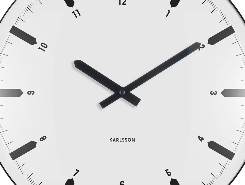 Karlsson Realista Dome KA6086WH Wanduhr Weiß • Geräuschloses Sweep-Uhrwerk • Gewölbtes Domglas