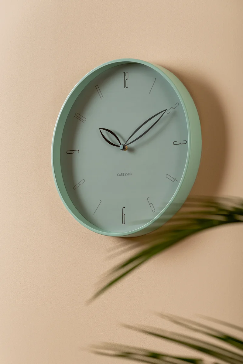 Karlsson Petals KA6012BL Wanduhr Misty Blue • Lautloses Sweep-Uhrwerk • Design von Boxtel & Buijs