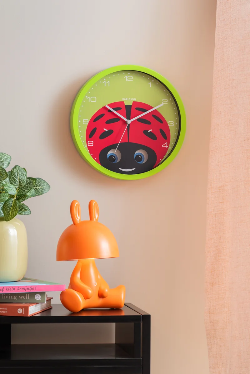 Karlsson Peekaboo Ladybug KA5997GR Wanduhr Grün • Bewegliche Augen • Kinderzimmer-Design