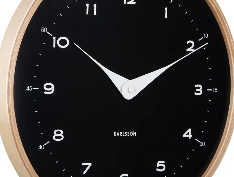 Karlsson Osado Dome KA5995BK Wanduhr Schwarzes Holz • Sweep-Uhrwerk • 12h/24h-Anzeige