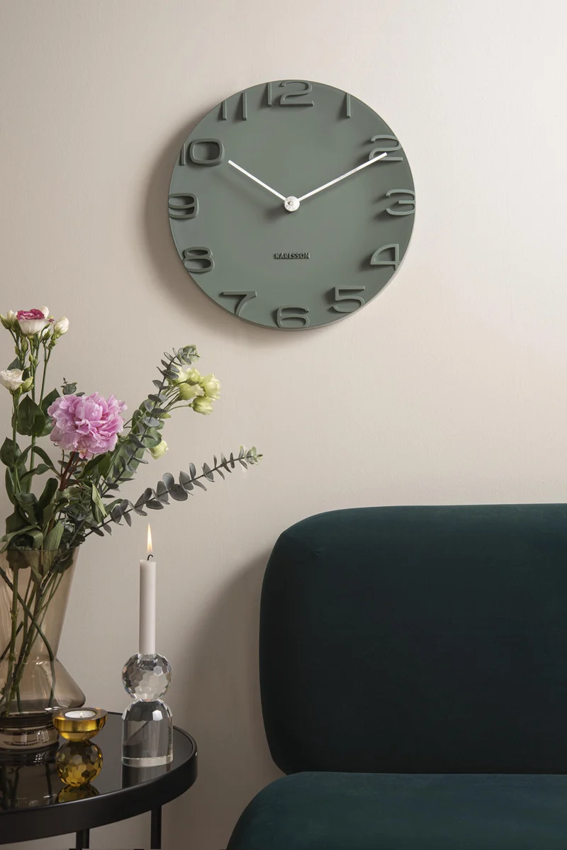 Karlsson On The Edge KA5311GR Wanduhr Dschungelgrün • Geräuschloses Quarzwerk • Chromfarbene Zeiger