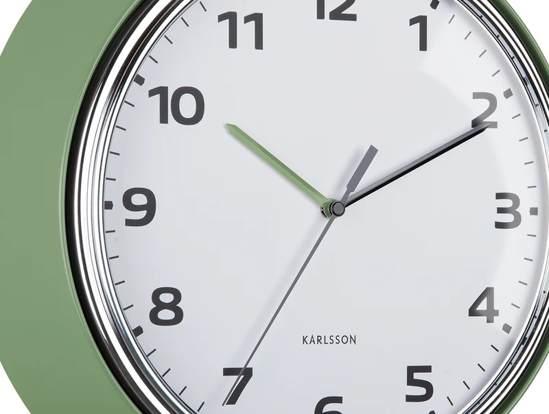 Karlsson Modern Retro KA6006GR Wanduhr Dschungelgrün • Geräuschloses Sweep-Uhrwerk • Retro-Design von Armando Breeveld