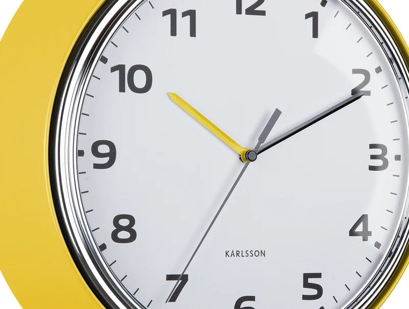 Karlsson Modern Retro KA6006YE Wanduhr Leuchtelb • Sweep-Uhrwerk • Retro-Design
