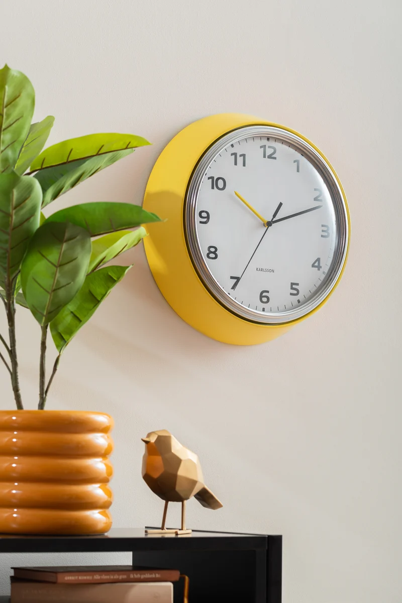 Karlsson Modern Retro KA6006YE Wanduhr Leuchtelb • Sweep-Uhrwerk • Retro-Design