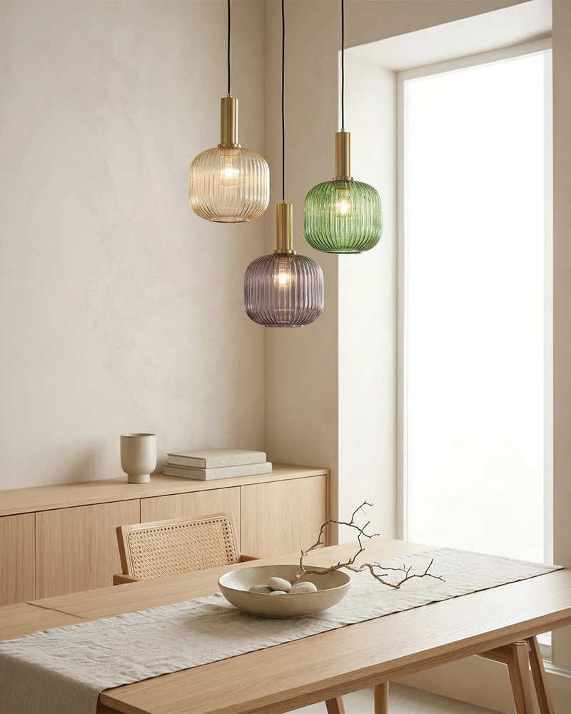 CLYDE Moderne Hanglamp met Gekleurde Glazen Kap – Scandinavisch Design voor Woonkamer & Eetkamer – E27 Fitting | Sansoti