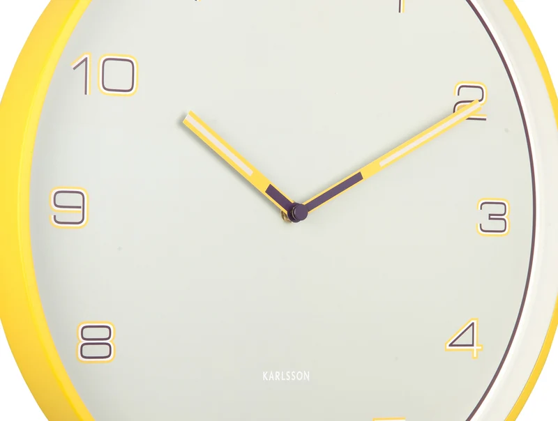 Karlsson Lined Numbers KA6013BY Wanduhr Hellgelb • Geräuschloses Sweep-Uhrwerk • Designer Duo Boxtel & Buijs
