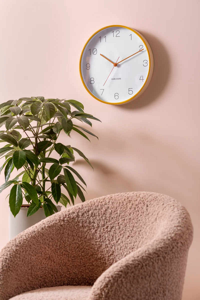 Karlsson Joy KA5926YE Wanduhr Ockergelb • Geräuschloses Sweep-Uhrwerk • Birkenholz-Design