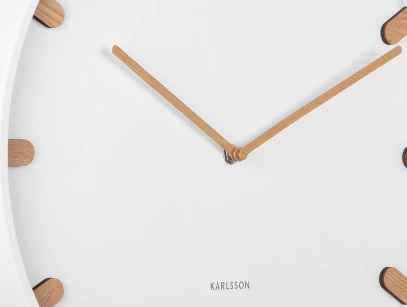 Karlsson Grace KA5942WH Wanduhr Weiß • Skandinavisches Design • Holzakzente