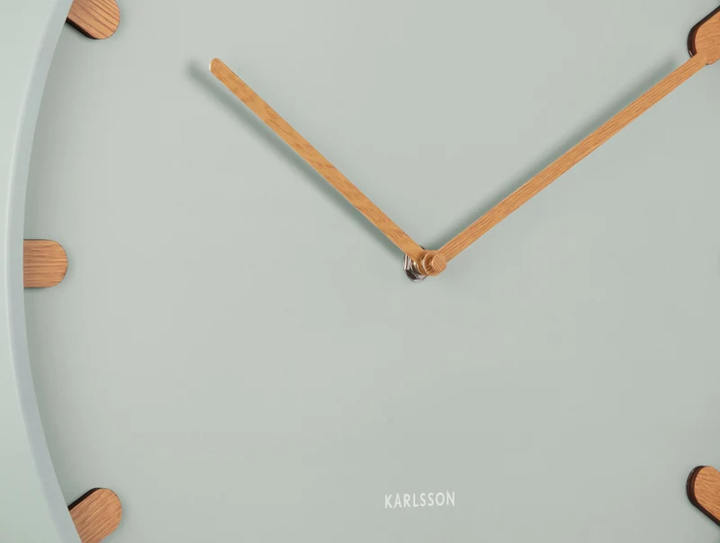 Karlsson Grace KA5942GR Wanduhr Jadegrau • Skandinavisches Design • Eisen mit Holzakzenten