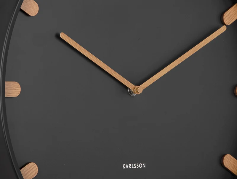 Karlsson Grace KA5942BK Wanduhr Schwarz • Skandinavisches Design • Eisen mit Holzakzenten