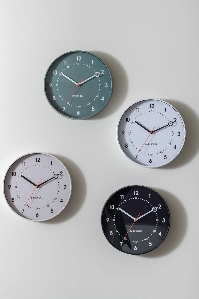 Karlsson Fresco KA6038BK Wanduhr Schwarz • Geräuschloses Sweep-Uhrwerk • Skandinavisches Design
