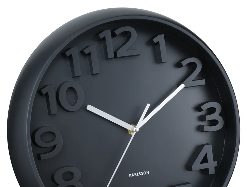 Karlsson Elevated Classic Numbers KA6052BK Wanduhr Schwarz • Geräuschloses Sweep-Uhrwerk • Zeitloses Design