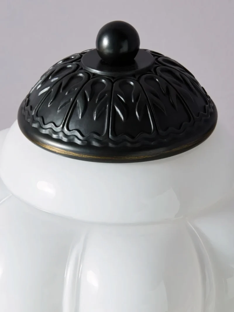 Vintage Glazen Tafellamp met Messing of Zwarte Afwerking | Sansoti
