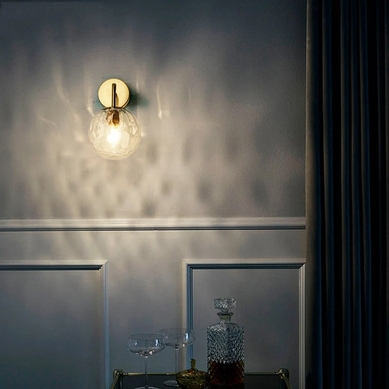 Glazen Wandlamp met Geribbeld Glas en Gouden Armatuur – Minimalistische Verlichting voor Woonkamer en Gang | Sansoti