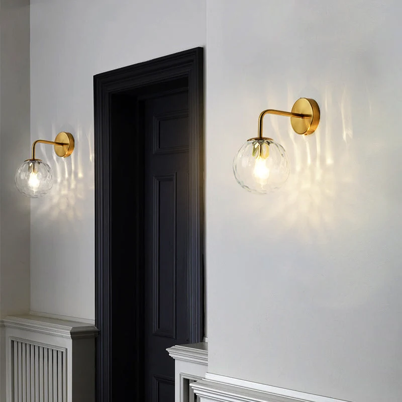 Glazen Wandlamp met Geribbeld Glas en Gouden Armatuur – Minimalistische Verlichting voor Woonkamer en Gang | Sansoti