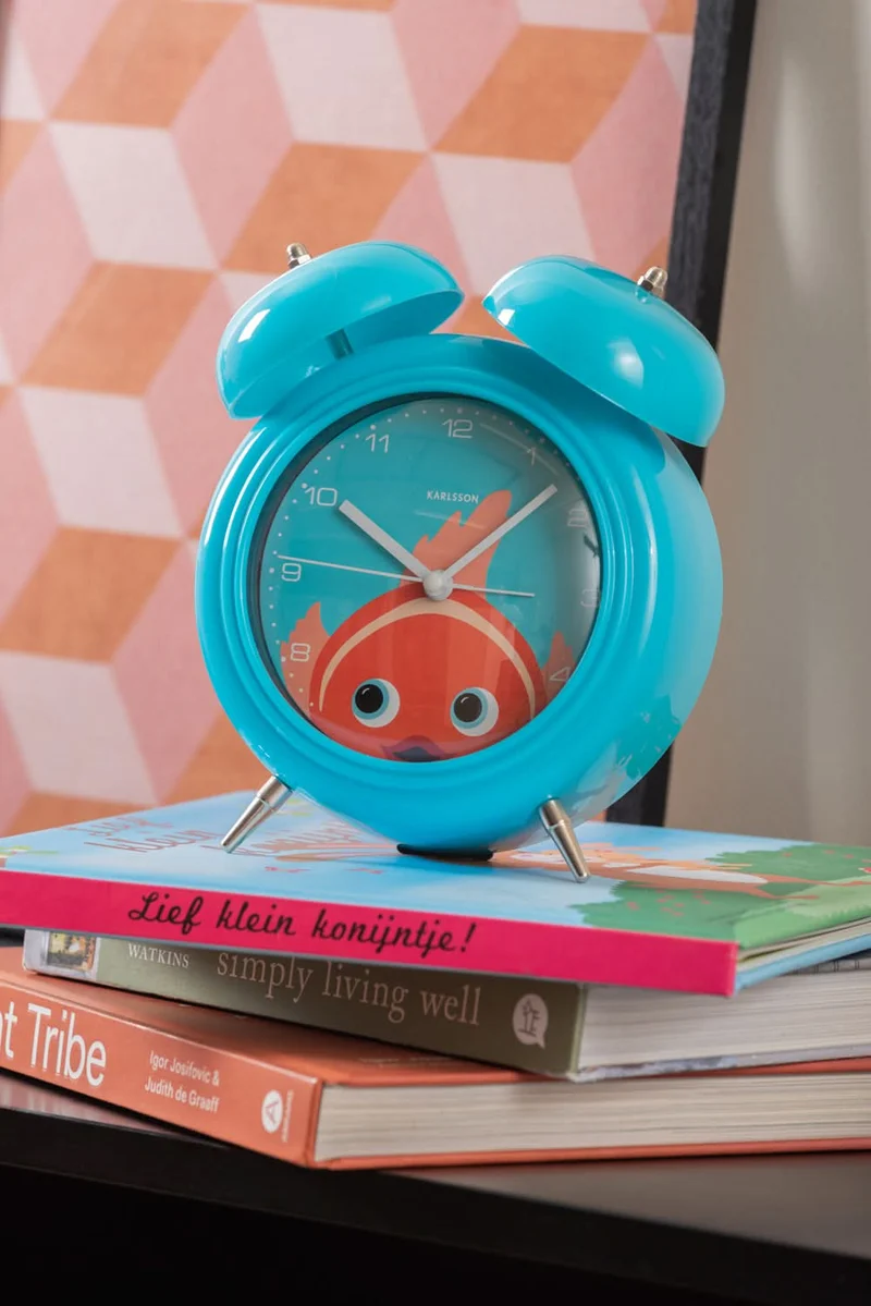 Karlsson Peekaboo Goldfish KA5980LB Wecker Hellblau • Bewegliche Augen • Kinderzimmer-Design
