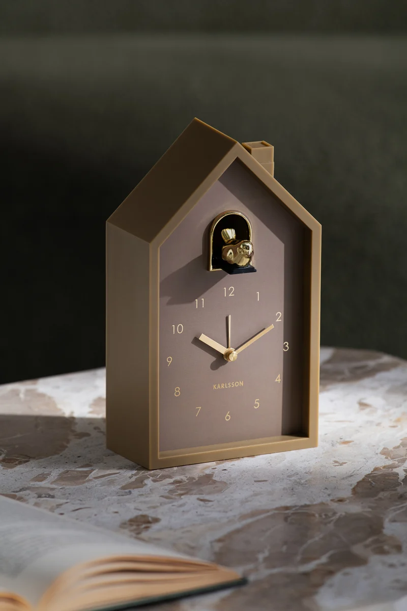 Karlsson Modern Cuckoo Oro KA6077BR Wecker Mochabraun • Kuckucksgeräusch beim Alarm • Vergoldeter Vogel