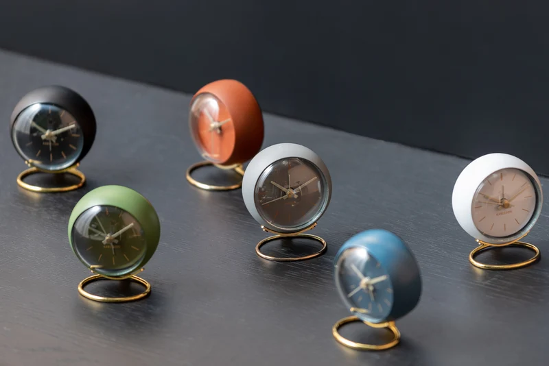 Karlsson Mini Globe KA5900AS 6 Stück in verschiedenen Farben - Wecker Mehrfarbig • Kompaktes Kugeldesign • Eisen-Gehäuse
