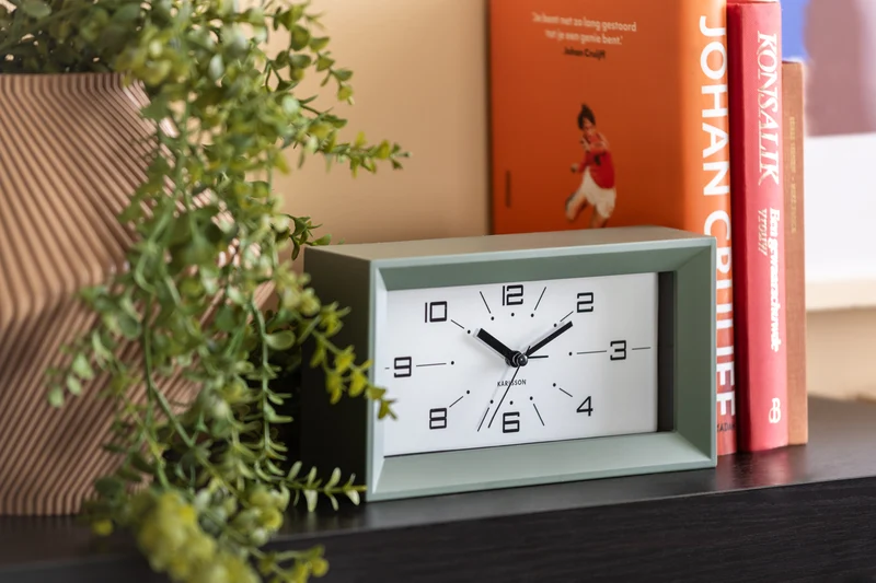 Karlsson Lujo Rectangle KA6066GR Wecker Dschungelgrün • Geräuschloses Sweep-Uhrwerk • Retro-Design