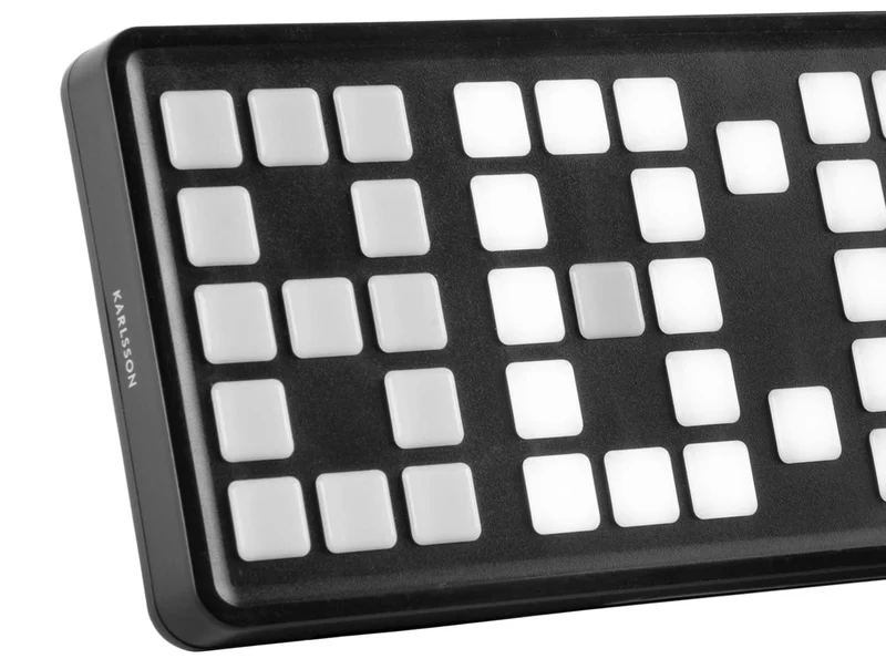 Karlsson Keyboard KA5984BK Wecker Schwarz • Retro-Tastatur-Design • 3 Lichtmodi