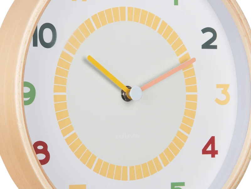 Karlsson Chico KA5962MC Wanduhr Mehrfarbig • Geräuschloses Sweep-Uhrwerk • Kinderzimmer-Design
