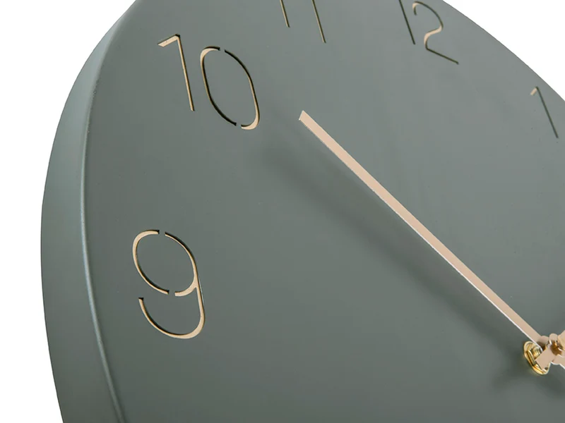 Karlsson Charm Engraved Numbers KA5762GR Wanduhr Dschungelgrün • Eingravierte Zahlen • Goldfarbene Zeiger