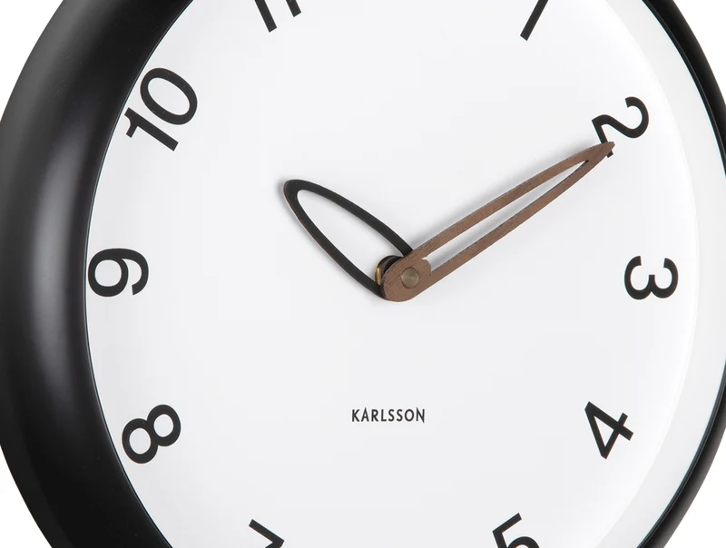 Karlsson Bella KA6043BK Wanduhr Schwarz • Geräuschloses Sweep-Uhrwerk • Skandinavisches Design