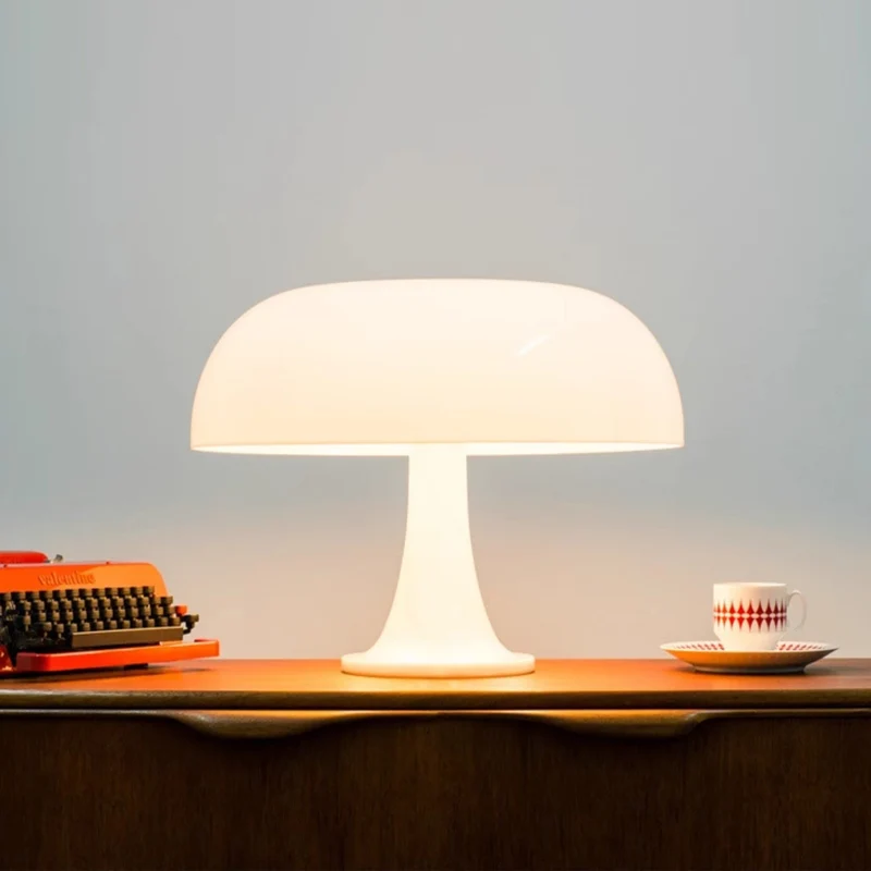 Paddenstoelvormige Tafellamp met 4 Lichtbronnen en Gedimde Retro Sfeer | Sansoti