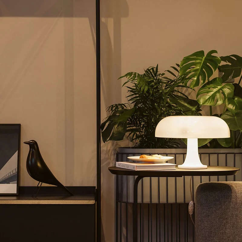 Paddenstoelvormige Tafellamp met 4 Lichtbronnen en Gedimde Retro Sfeer | Sansoti