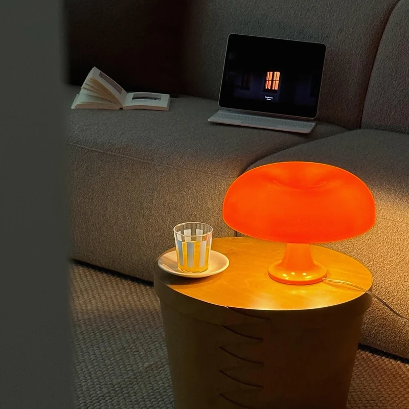 Paddenstoelvormige Tafellamp met 4 Lichtbronnen en Gedimde Retro Sfeer | Sansoti
