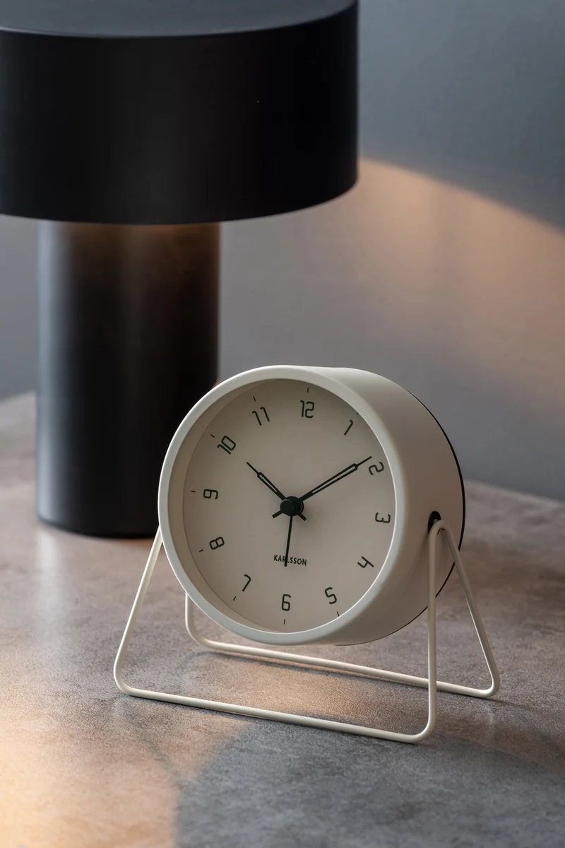 Karlsson Stark KA5952WG Wecker Warmgrau • Geräuschloses Sweep-Werk • Lichtfunktion