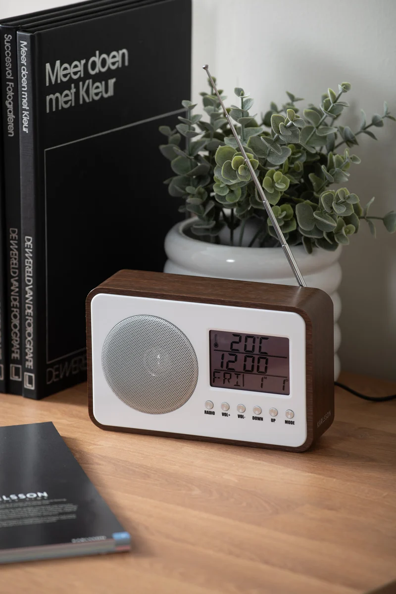 Karlsson FM Radio KA6036DW Wecker Dunkelholz • FM-Radio mit Teleskopantenne • Digitales Display mit Temperatur