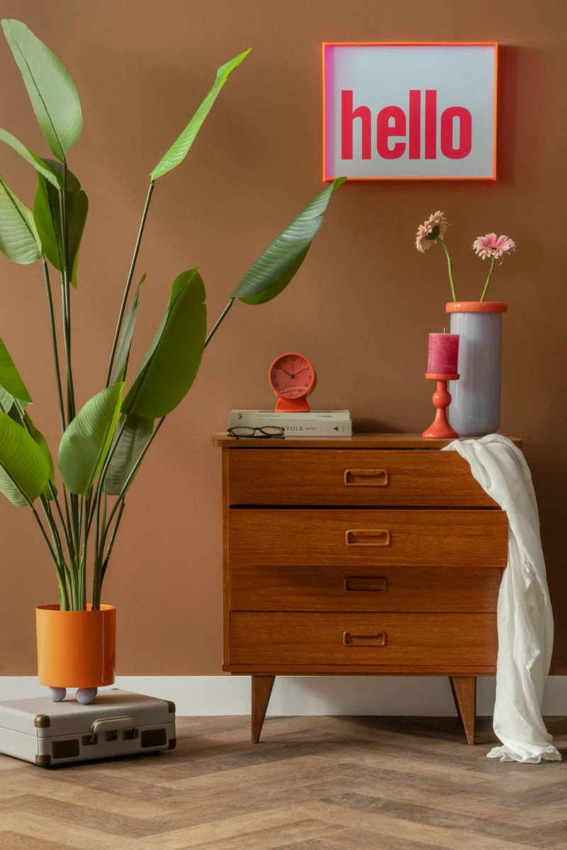 Karlsson Cool Retro KA6082OR Wecker Neonorange • Lautloses Sweep-Uhrwerk • Retro-Design