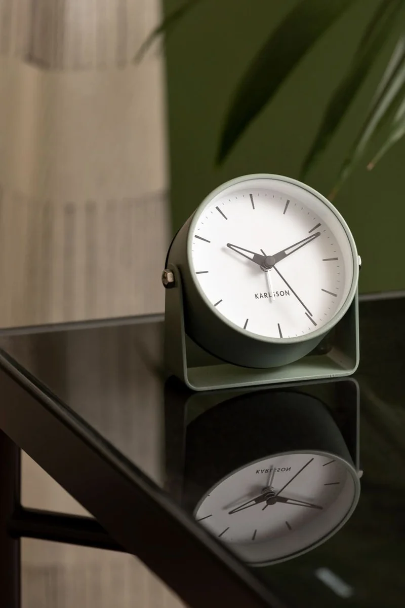 Karlsson Calm KA5937GR Wecker Graugrün • Geräuschloses Sweep-Uhrwerk • Design von Armando Breeveld