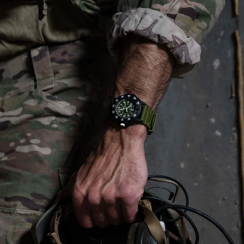 Luminox Original Navy SEAL XS.3013.EVO.S Herrenuhr • Luminox Light Technology • Ultraleichtes Carbonox™-Gehäuse