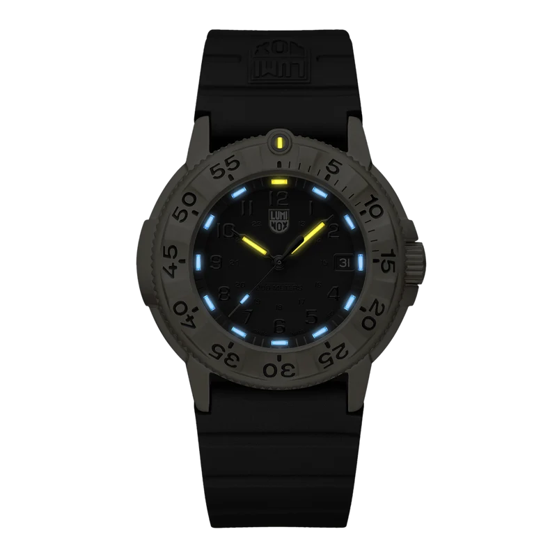 Luminox Navy SEAL Foundation XS.3221.NSF Herrenuhr • LLT-Beleuchtung • Swiss Made