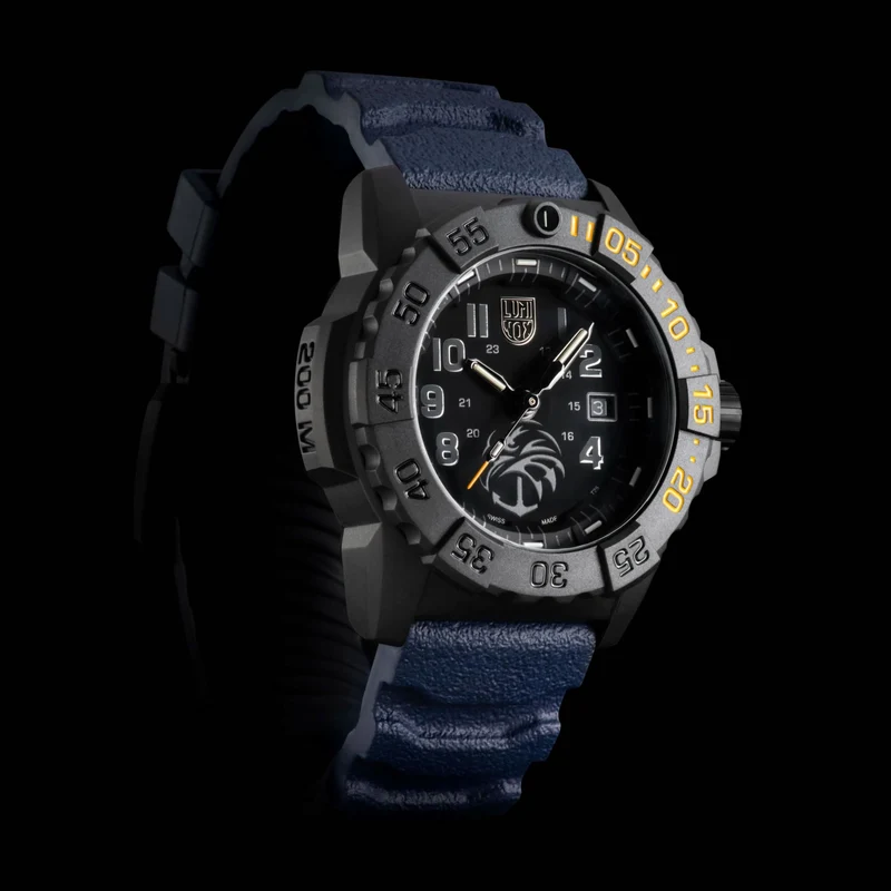 Luminox Navy SEAL Foundation XS.3505.NSF.N Herrenuhr • Carbonox Gehäuse • LLT Beleuchtung