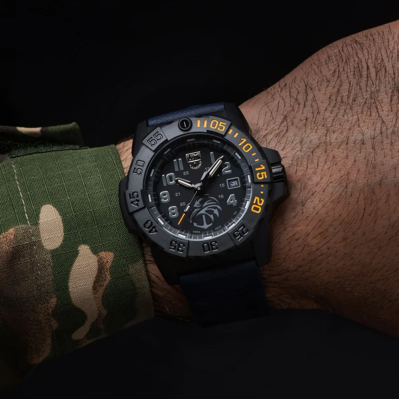 Luminox Navy SEAL Foundation XS.3505.NSF.N Herrenuhr • Carbonox Gehäuse • LLT Beleuchtung