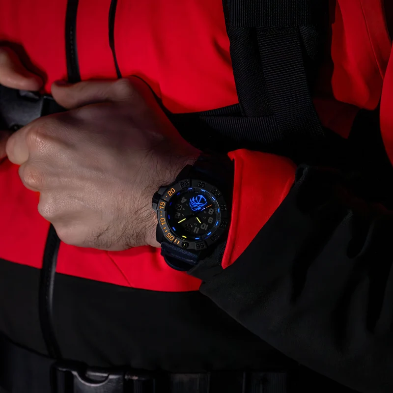 Luminox Navy SEAL Foundation XS.3505.NSF.N Herrenuhr • Carbonox Gehäuse • LLT Beleuchtung