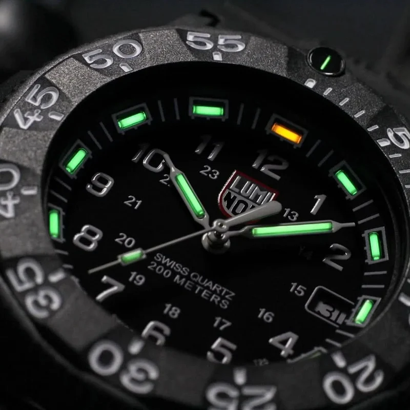 Luminox Navy SEAL XS.3001.F Herrenuhr • LLT Leuchtsystem • Carbonox