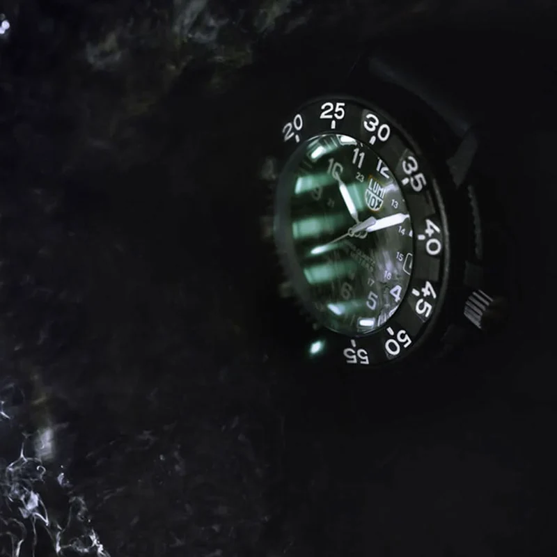 Luminox Navy SEAL XS.3001.F Herrenuhr • LLT Leuchtsystem • Carbonox