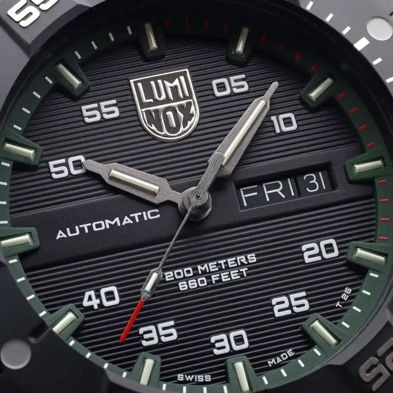 Luminox Master Carbon SEAL XS.3877 Herrenuhr • Swiss Automatic • CARBONOX™+