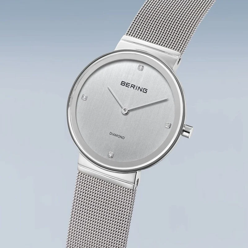 Bering Classic 10135-000 Damenuhr • Kratzfestes Saphirglas • Feines Milanaise-Armband