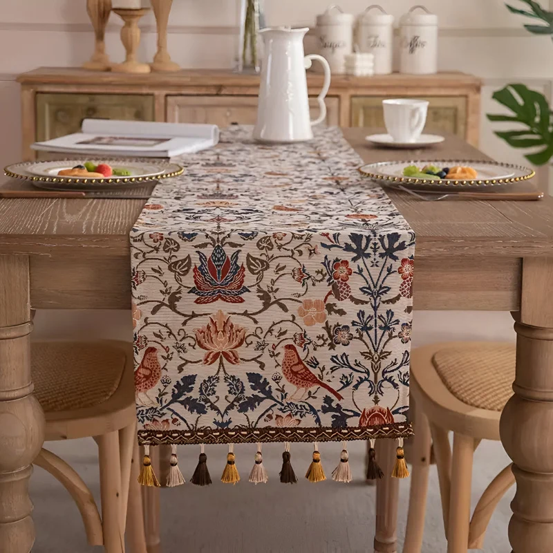 Vintage Jacquard Tafelloper met Vogel & Bloemmotief – Landelijke Elegantie met Kwastjes | Sansoti