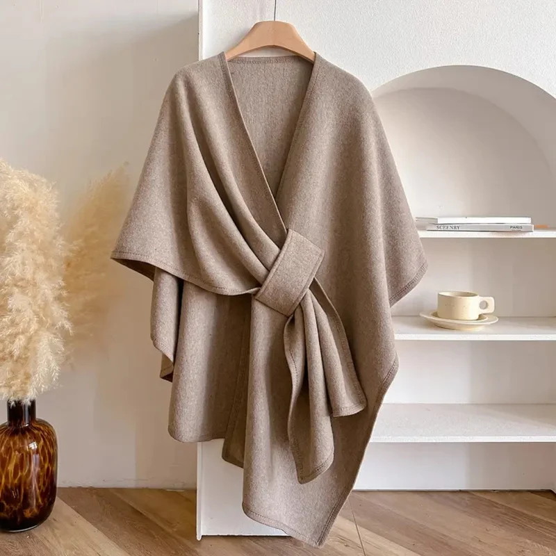 Lichte Poncho Cape met Bescherming tegen Wind en Kou – Warme Shawl voor Najaar en Winter | Sansoti