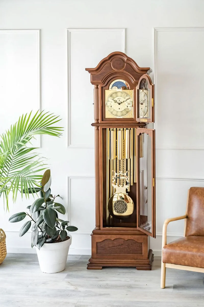 Hermle Standuhr 206x61x33 cm Holz • Mechanisches 8-Tage Uhrwerk • Dreifach-Schlagwerk