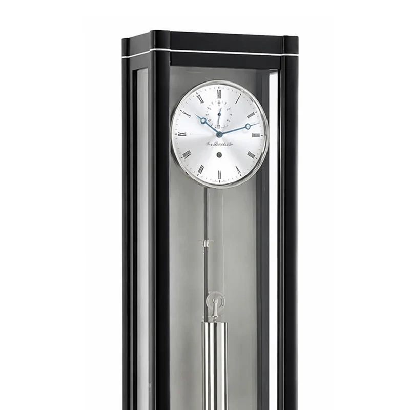 Hermle Wanduhr 133x30,5x19 cm Holz • 31-Tage Präzisionsuhrwerk • Handpoliertes Gehäuse